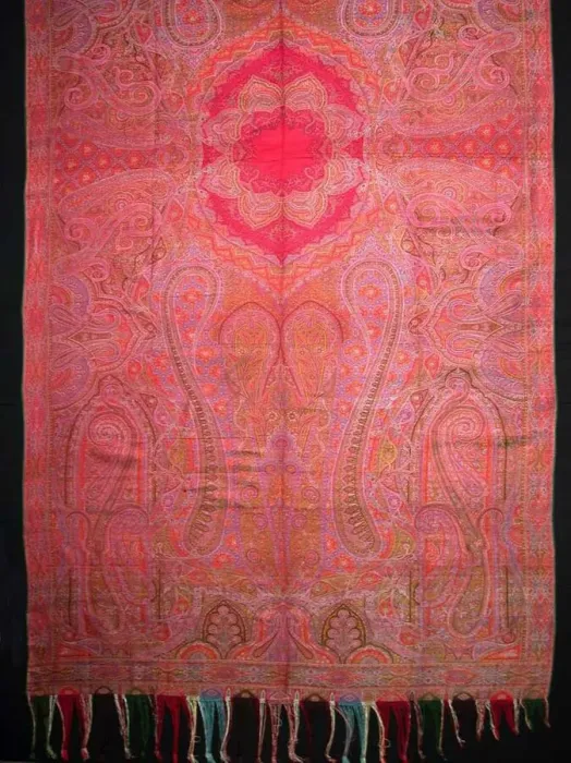 Framed Print : Shawl, Norwich, 1860s. Creator: Clabburn, Sons and Crisp Framed Print : Shawl, Norwich, 1860s. Creator: Clabburn, Sons and Crisp