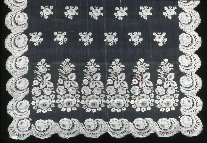 Framed Print : Shawl, Spitalfields, c. 1815 / 20. Creator: Unknown Framed Print : Shawl, Spitalfields, c. 1815 / 20. Creator: Unknown