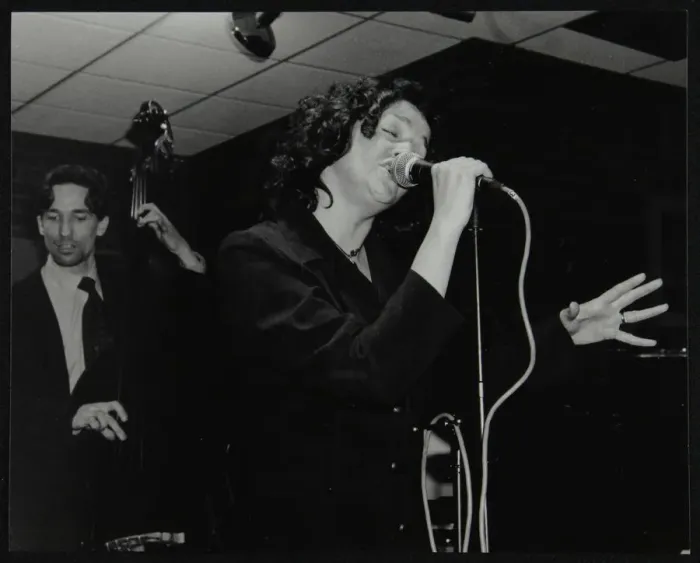 Framed Print : Sheena Davis and Rob Rickenberg performing at The Fairway, Welwyn Garden City, Hertfordshire, 2002