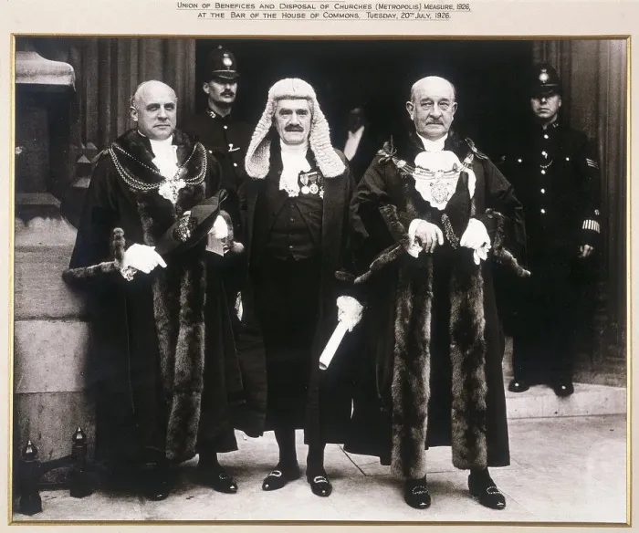Framed Print : Sheriffs of the City of London presenting a petition at the House of Commons, London, 1926 Framed Print : Sheriffs of the City of London presenting a petition at the House of Commons, London, 1926