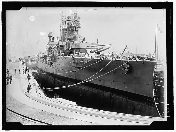 Ship, between 1909 and 1914. Creator: Harris & Ewing. Ship, between 1909 and 1914. Creator: Harris & Ewing