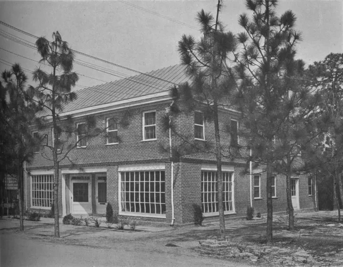 Framed Print : Shop building at Pinehurst, North Carolina, 1925 Framed Print : Shop building at Pinehurst, North Carolina, 1925