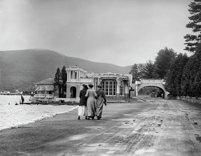 Framed Print : The Shore Road and casino, Fort William Henry Hotel, between 1910 and 1920. Creator: Unknown Framed Print : The Shore Road and casino, Fort William Henry Hotel, between 1910 and 1920. Creator: Unknown