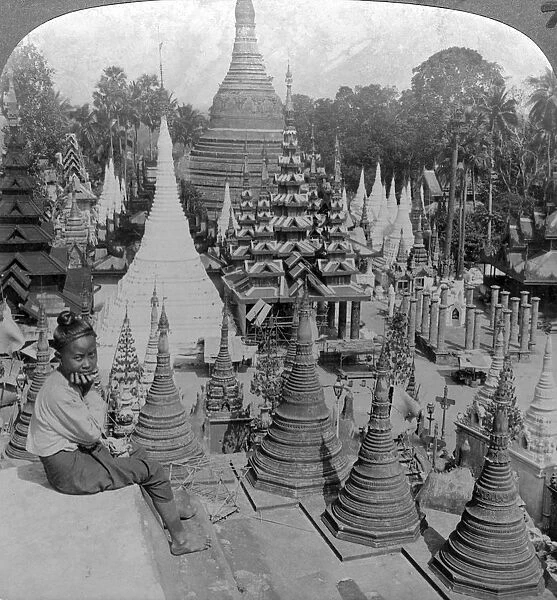 Shwedagon Pagoda, Rangoon, Burma, c1900s(?). Artist: Underwood & Underwood