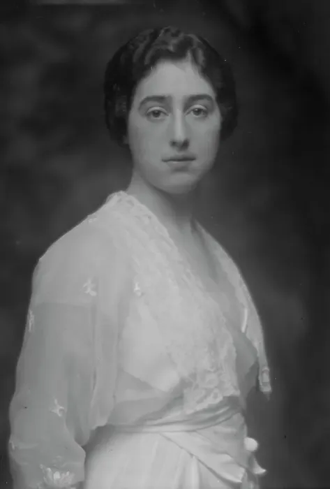 Framed Print : Sicher, S.S. Mrs. portrait photograph, 1913. Creator: Arnold Genthe Framed Print : Sicher, S.S. Mrs. portrait photograph, 1913. Creator: Arnold Genthe
