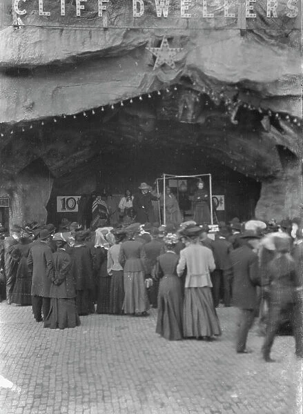 Sidewalk performance or carnival performance, Cliff Dwellers, between 1896 and 1911. Creator: Arnold Genthe