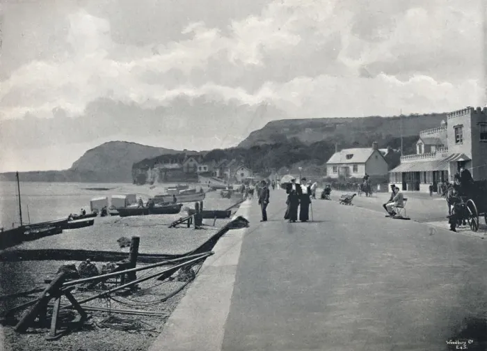 Framed Print : Sidmouth - The Promenade and Beach, 1895 Framed Print : Sidmouth - The Promenade and Beach, 1895