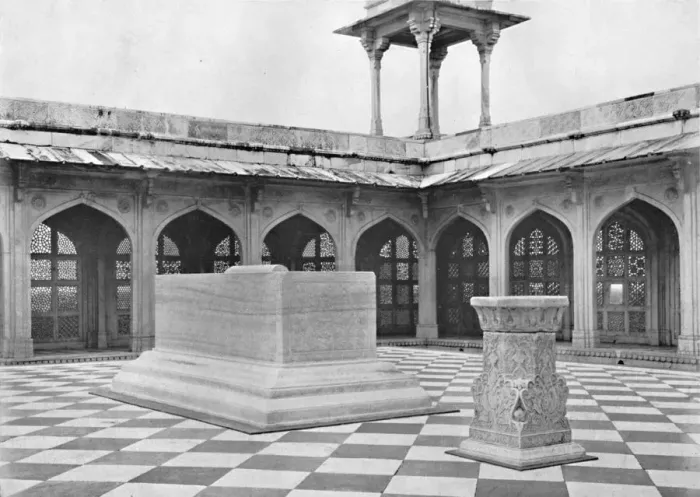 Framed Print : Sikandra. The Tomb of Akbar. Monument on Roof, c1910. Creator: Unknown Framed Print : Sikandra. The Tomb of Akbar. Monument on Roof, c1910. Creator: Unknown