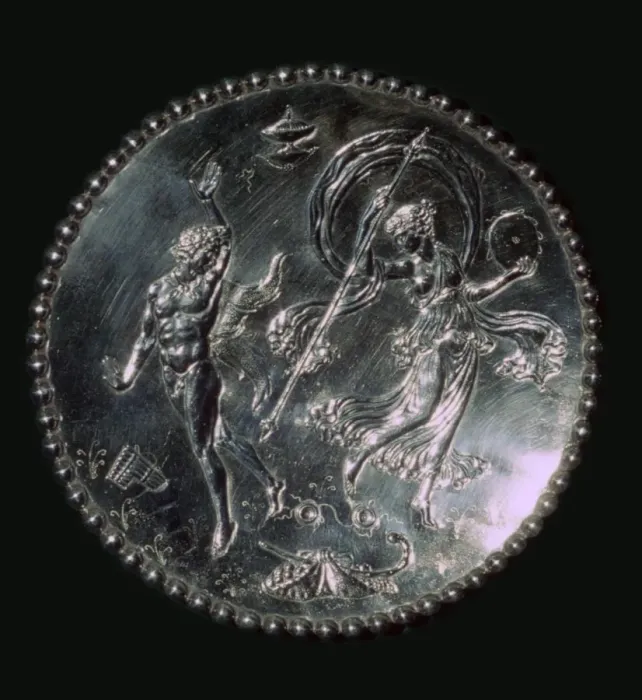 Framed Print : Silver platter from the Mildenhall treasure, Roman Britain, 4th century Framed Print : Silver platter from the Mildenhall treasure, Roman Britain, 4th century
