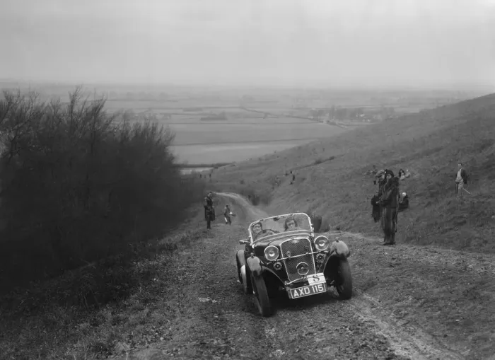 Framed Print : Singer 2-seater sports competing in a trial, Crowell Hill, Chinnor, Oxfordshire, 1930s Framed Print : Singer 2-seater sports competing in a trial, Crowell Hill, Chinnor, Oxfordshire, 1930s