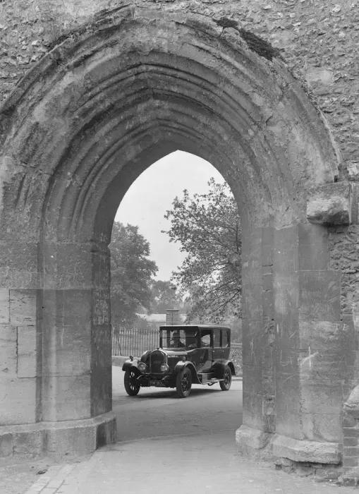 Framed Print : Singer 4-door saloon, St. Albans, Hertfordshire, c1920s-c1930s. Artist: Bill Brunell Framed Print : Singer 4-door saloon, St. Albans, Hertfordshire, c1920s-c1930s. Artist: Bill Brunell