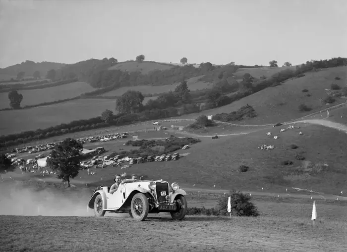 Framed Print : Singer competing in the Singer CC Rushmere Hill Climb, Shropshire 1935. Artist: Bill Brunell