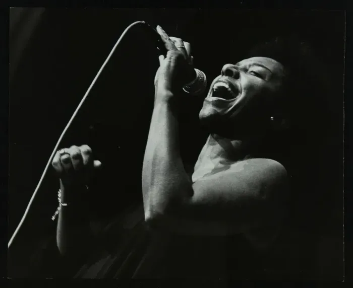 Framed Print : Singer Elaine Delmar performing at Berkhamsted Civic Centre, Hertfordshire, 1986 Framed Print : Singer Elaine Delmar performing at Berkhamsted Civic Centre, Hertfordshire, 1986