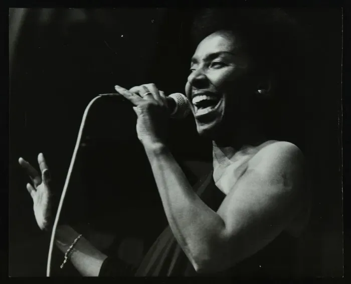 Framed Print : Singer Elaine Delmar performing at Berkhamsted Civic Centre, Hertfordshire, 1986 Framed Print : Singer Elaine Delmar performing at Berkhamsted Civic Centre, Hertfordshire, 1986