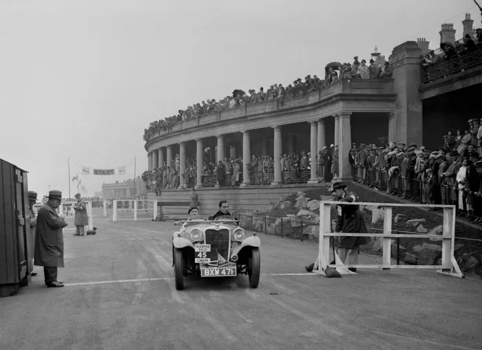 Framed Print : Singer of DE Harris competing in the Blackpool Rally, 1936. Artist: Bill Brunell Framed Print : Singer of DE Harris competing in the Blackpool Rally, 1936. Artist: Bill Brunell