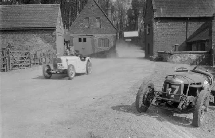 Framed Print : Singer of JR Baker and Riley Brooklands of CA Richardson, Donington Park, Leicestershire, 1933