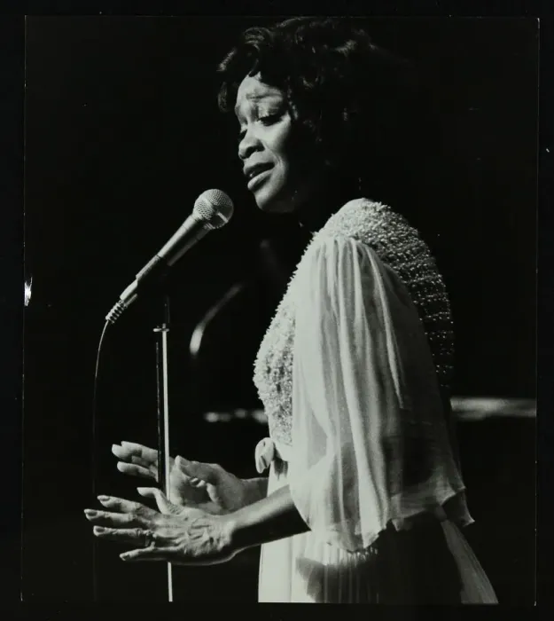 Framed Print : Singer Selena Jones on stage at the Forum Theatre, Hatfield, Hertfordshire, 1979 Framed Print : Singer Selena Jones on stage at the Forum Theatre, Hatfield, Hertfordshire, 1979