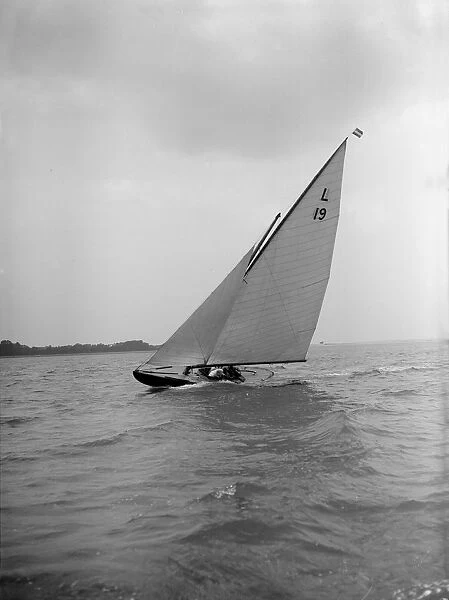 Sioma sailing close-hauled, 1912. Creator: Kirk & Sons of Cowes