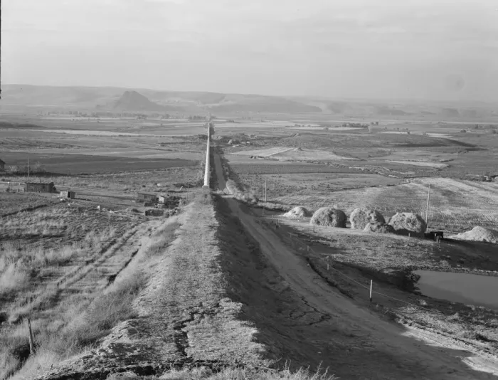 Framed Print : Siphon - the worlds longest - which carries water 5 miles to Dead Ox Flat, Oregon, 1939. Creator: Dorothea Lange Framed Print : Siphon - the worlds longest - which carries water 5 miles to Dead Ox Flat, Oregon, 1939. Creator: Dorothea Lange