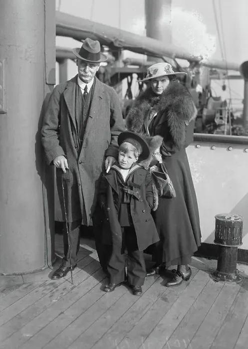 Framed Print : Sir G.T. Carter & wife & Master J.C. 1916. Creator: Bain News Service Framed Print : Sir G.T. Carter & wife & Master J.C. 1916. Creator: Bain News Service