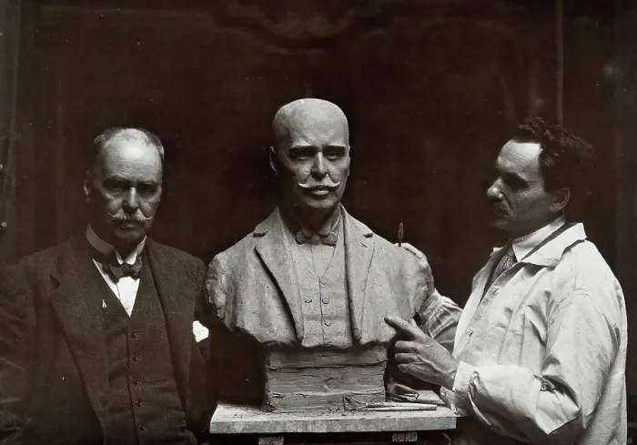 Framed Print : Sir Ronald Ross standing next to a bust of himself, and Janko Bragovitch (sculptor), 1926. Creator: Grove, Son and Boulton Framed Print : Sir Ronald Ross standing next to a bust of himself, and Janko Bragovitch (sculptor), 1926. Creator: Grove, Son and Boulton