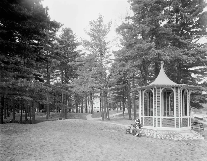 Framed Print : Site of Old Fort William Henry, Lake George, N.Y. c.between 1910 and 1920. Creator: Unknown