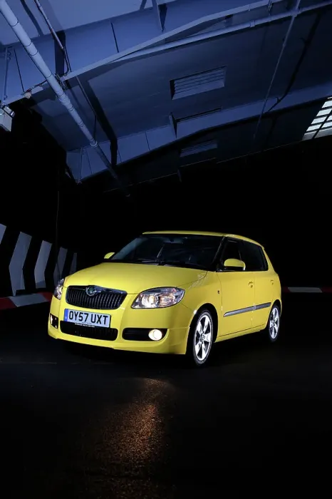 Framed Print : SKODA Fabia 2007. Artist: Simon Clay