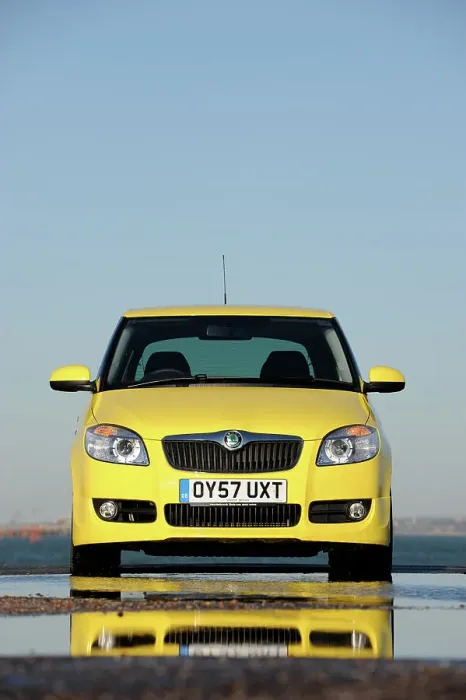 Framed Print : SKODA Fabia 2007. Artist: Simon Clay Framed Print : SKODA Fabia 2007. Artist: Simon Clay