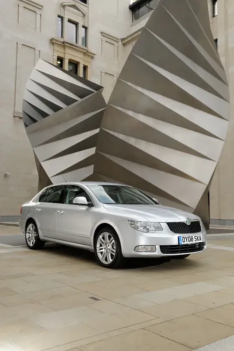 Framed Print : Skoda SUPERB 2008. Artist: Simon Clay Framed Print : Skoda SUPERB 2008. Artist: Simon Clay