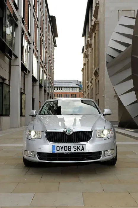 Framed Print : Skoda SUPERB 2008. Artist: Simon Clay Framed Print : Skoda SUPERB 2008. Artist: Simon Clay