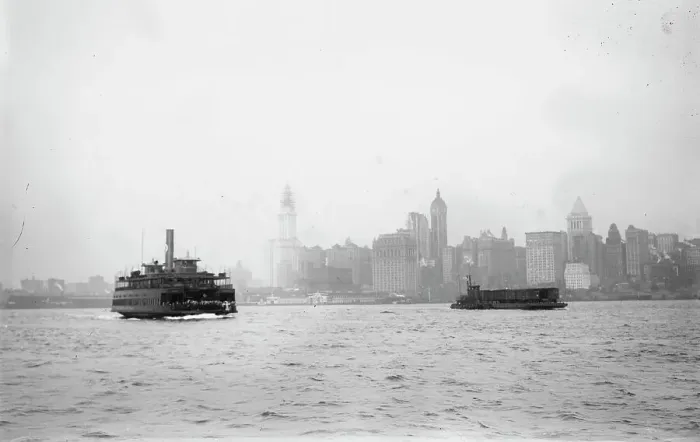 Framed Print : Skyline - N.Y.C.: Woolworth Bldg. Singer Bldg. Bankers Trust Bldg. (1912?). Creator: Bain News Service Framed Print : Skyline - N.Y.C.: Woolworth Bldg. Singer Bldg. Bankers Trust Bldg. (1912?). Creator: Bain News Service