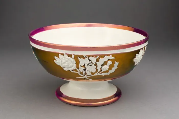 Framed Print : Slop Bowl with Symbols of England, Ireland, and Scotland, Staffordshire, c. 1830 Framed Print : Slop Bowl with Symbols of England, Ireland, and Scotland, Staffordshire, c. 1830