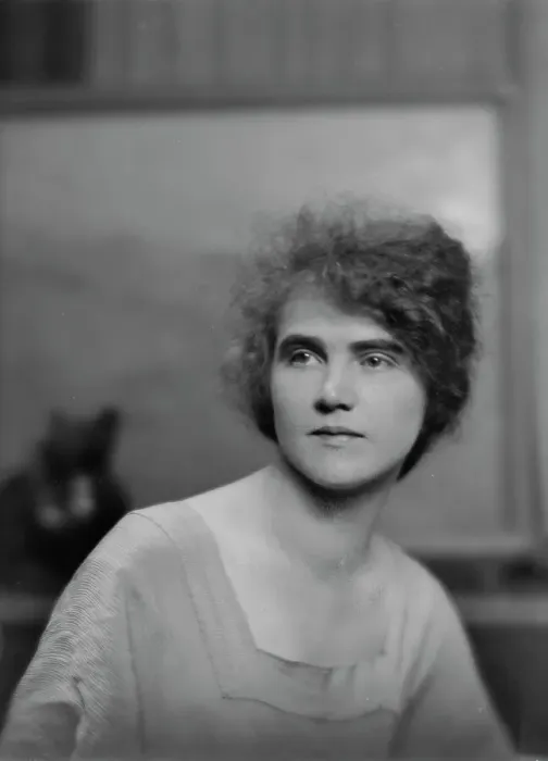 Framed Print : Smalbach, Beth, Miss, portrait photograph, 1916. Creator: Arnold Genthe Framed Print : Smalbach, Beth, Miss, portrait photograph, 1916. Creator: Arnold Genthe