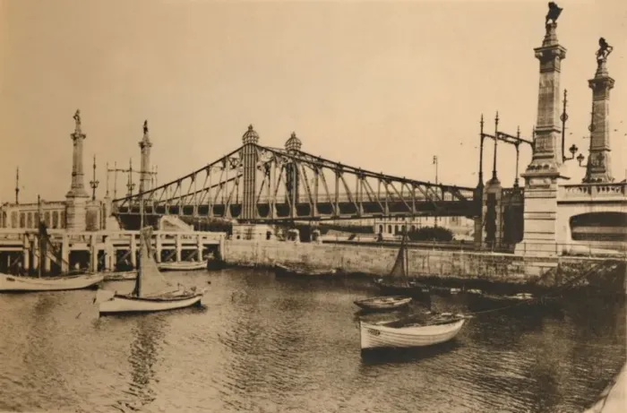 Framed Print : de Smet De Naeyer Bridge, c1928 Framed Print : de Smet De Naeyer Bridge, c1928