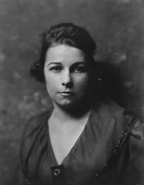 Smith, F. Miss, portrait photograph, 1917 Mar. 27. Creator: Arnold Genthe