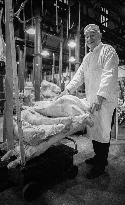 Framed Print : Smithfield Meat Market, City of London, January 1980. Creator: Peter Thompson Framed Print : Smithfield Meat Market, City of London, January 1980. Creator: Peter Thompson