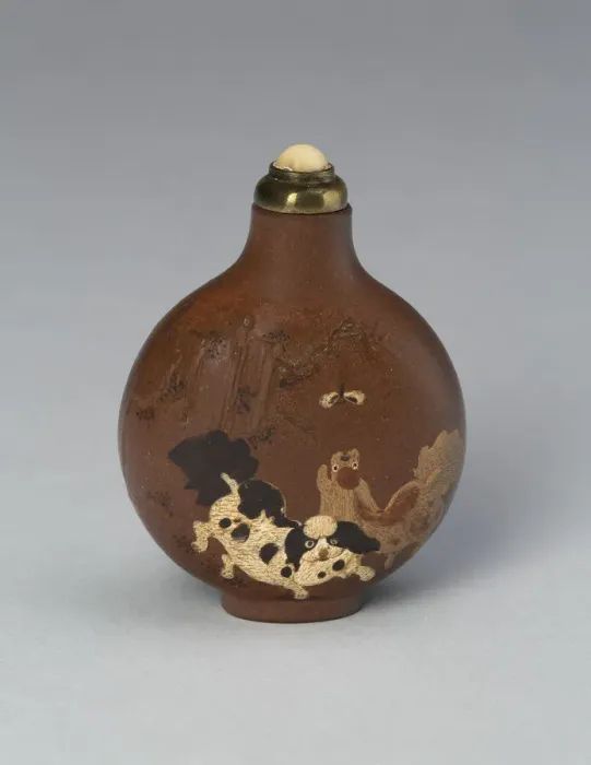 Framed Print : Snuff Bottle with Doves and Pekingese Dogs, Qing dynasty (1644-1911), 1820-1850 Framed Print : Snuff Bottle with Doves and Pekingese Dogs, Qing dynasty (1644-1911), 1820-1850