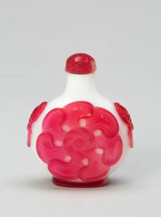 Framed Print : Snuff Bottle with Seven-Petal Flower Heads, Qing dynasty (1644-1911), 1760-1830 Framed Print : Snuff Bottle with Seven-Petal Flower Heads, Qing dynasty (1644-1911), 1760-1830