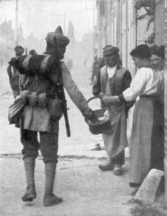 Framed Print : A Soldier from the British Indian Army, France, c1915 Framed Print : A Soldier from the British Indian Army, France, c1915