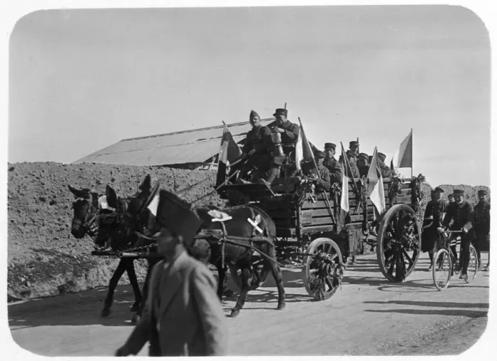Framed Print : Soldiers of the French Foreign Legion travelling by wagon, Syria, 20th century Framed Print : Soldiers of the French Foreign Legion travelling by wagon, Syria, 20th century