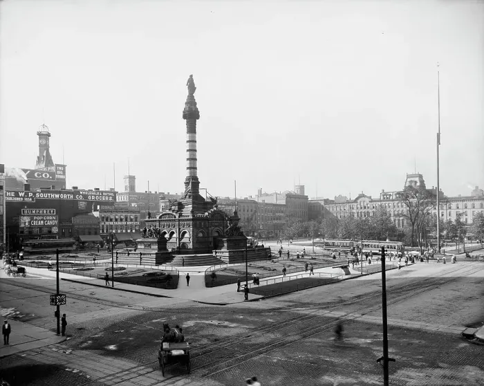 Framed Print : Soldiers and Sailors Monument, Cleveland, Ohio, ca 1900. Creator: Unknown Framed Print : Soldiers and Sailors Monument, Cleveland, Ohio, ca 1900. Creator: Unknown
