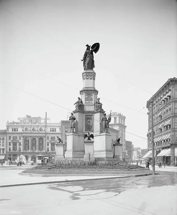 Framed Print : Soldiers and Sailors Monument, Detroit, Mich. between 1900 and 1910. Creator: Unknown Framed Print : Soldiers and Sailors Monument, Detroit, Mich. between 1900 and 1910. Creator: Unknown