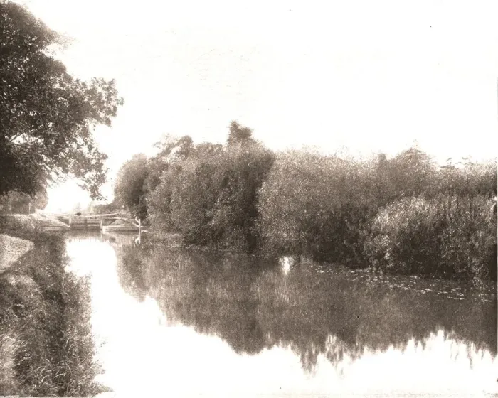 Framed Print : Sonning Lock, Reading, Berkshire, 1894. Creator: Unknown Framed Print : Sonning Lock, Reading, Berkshire, 1894. Creator: Unknown