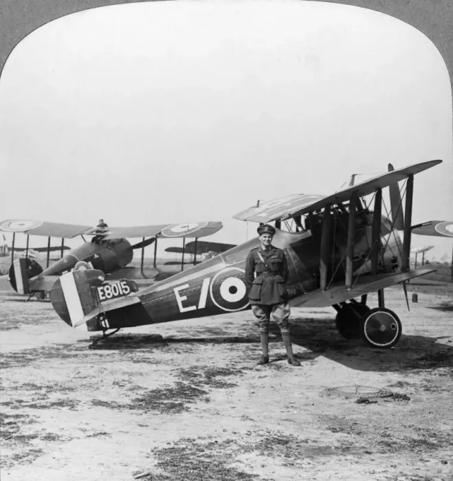 Framed Print : Sopwith Camel aircraft ready for a patrol over the German lines, World War I, c1917-c1918. Artist: Realistic Travels Publishers Framed Print : Sopwith Camel aircraft ready for a patrol over the German lines, World War I, c1917-c1918. Artist: Realistic Travels Publishers