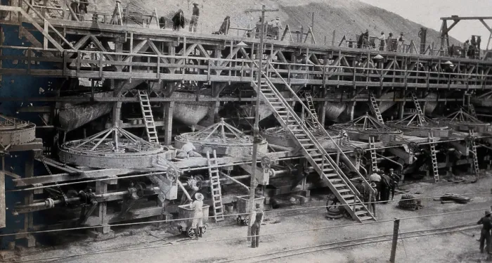 Framed Print : South Africa: a pulsator machine at the Wesselton diamond mine, 1905. Creator: Archibald Byron Macallum Framed Print : South Africa: a pulsator machine at the Wesselton diamond mine, 1905. Creator: Archibald Byron Macallum