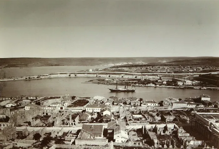 Framed Print : The South Bay and Cape Paul, Sevastopol, Crimea, 1850s Framed Print : The South Bay and Cape Paul, Sevastopol, Crimea, 1850s