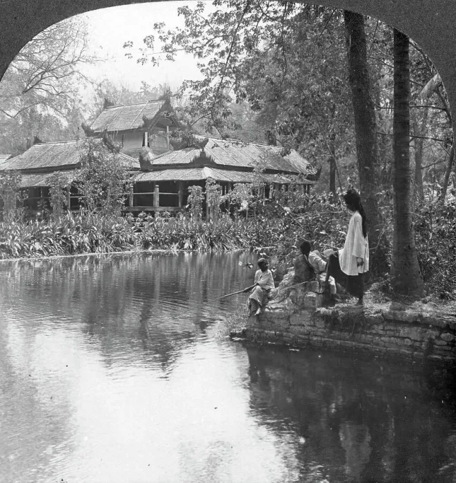 Framed Print : South Garden Palace in Fort, Mandalay, Burma, 1908. Artist: Stereo Travel Co Framed Print : South Garden Palace in Fort, Mandalay, Burma, 1908. Artist: Stereo Travel Co