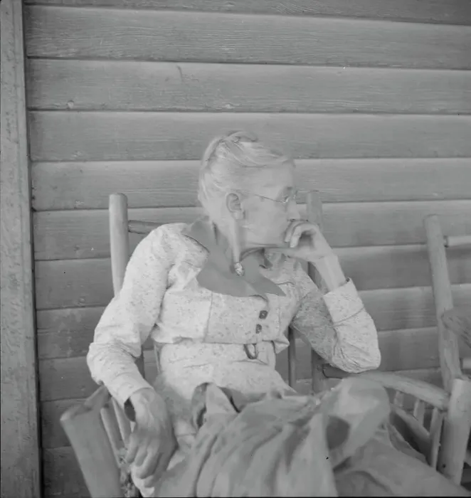 Framed Print : Southern lady of the old school on the veranda...of the Wray Plantation, Georgia, 1937. Creator: Dorothea Lange Framed Print : Southern lady of the old school on the veranda...of the Wray Plantation, Georgia, 1937. Creator: Dorothea Lange