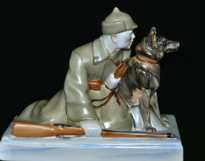 Framed Print : Soviet border guard with his dog, End 1930s Framed Print : Soviet border guard with his dog, End 1930s