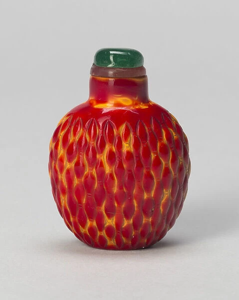 Spade-Shaped Snuff Bottle with Basketweave Pattern, Qing dynasty (1644-1911), 1730-1800